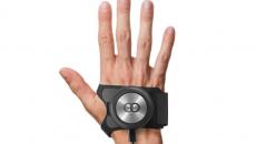 A hand wearing the GyroGlove.